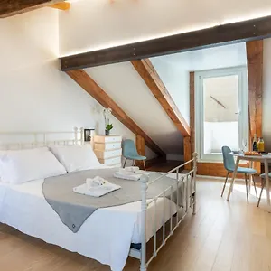 https://palazzina-schiavoni.hotelinveneto.com